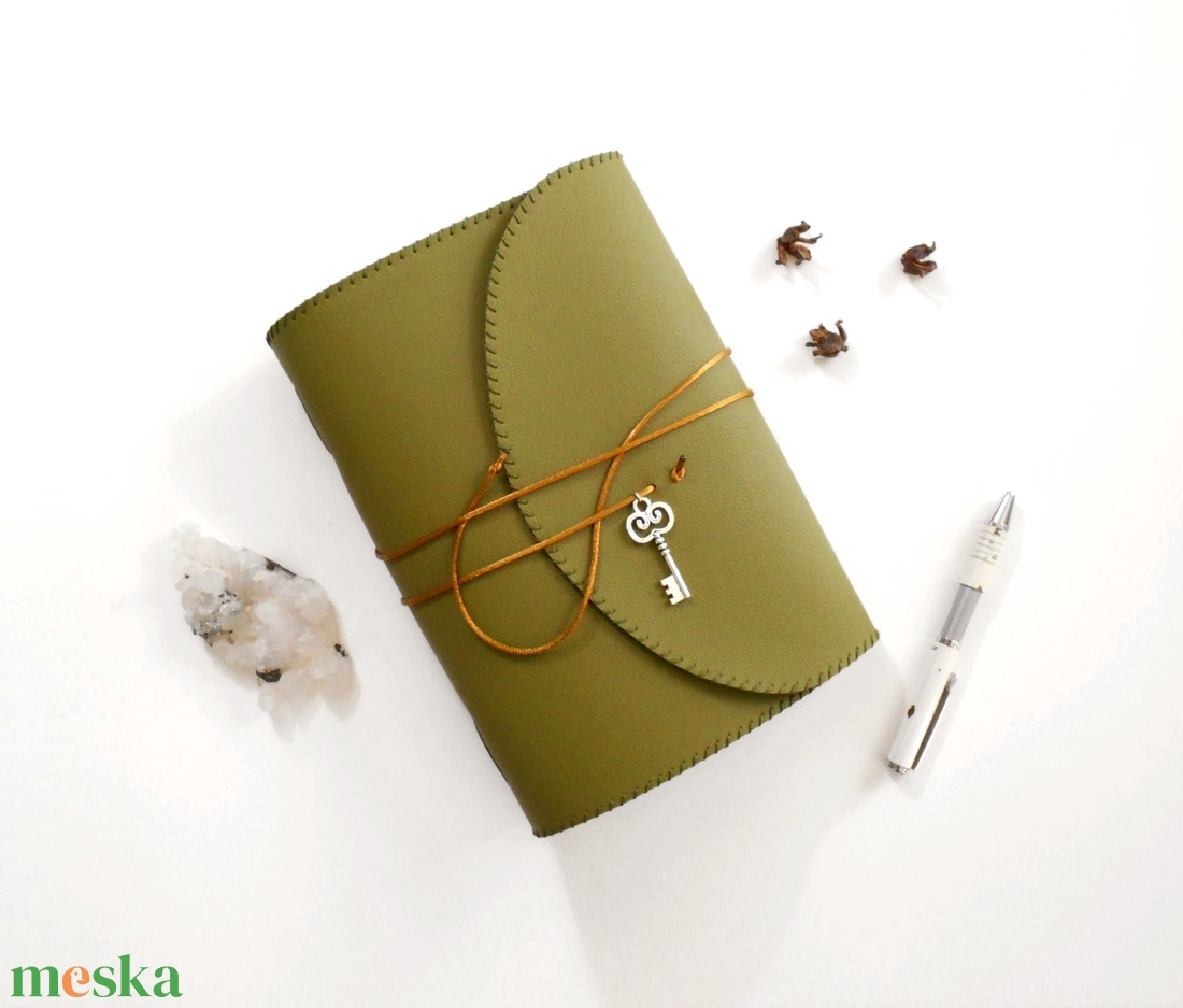 TITKOK KULCSA - Műbőr borítású kézműves napló A5 méretben - otthon & életmód - papír, írószer - jegyzetfüzet & napló - Meska.hu