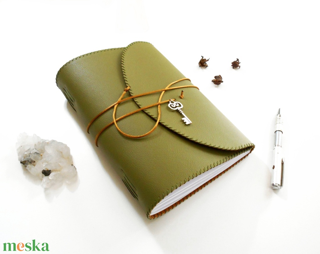 TITKOK KULCSA - Műbőr borítású kézműves napló A5 méretben - otthon & életmód - papír, írószer - jegyzetfüzet & napló - Meska.hu