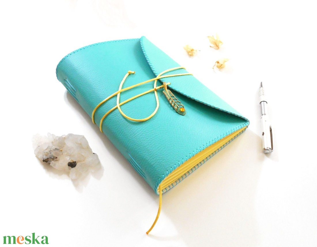 VARÁZSTOLL - Műbőr borítású kézműves napló A5 méretben - otthon & életmód - papír, írószer - jegyzetfüzet & napló - Meska.hu