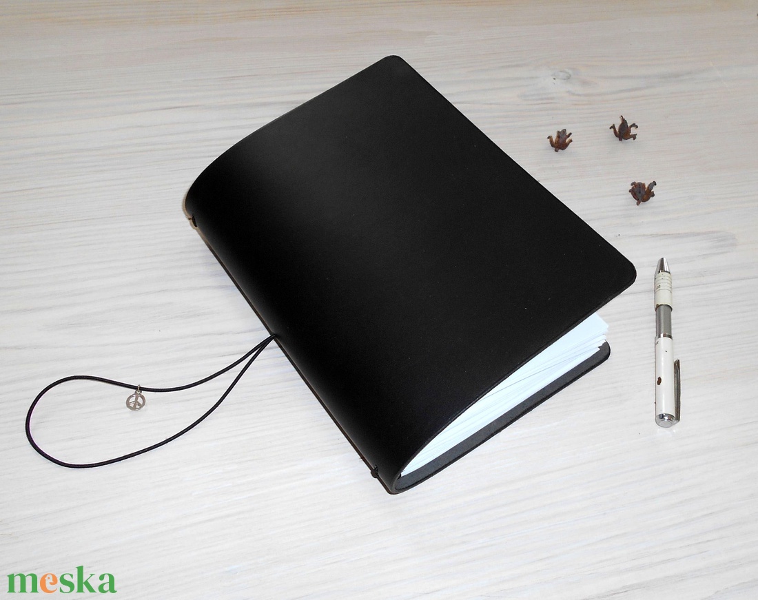 KALANDOR - Cserélhető füzetes valódi bőr borítású utazónapló A5 méretben - 4 db sima füzetet tartalmaz a csomag - otthon & életmód - papír, írószer - jegyzetfüzet & napló - Meska.hu