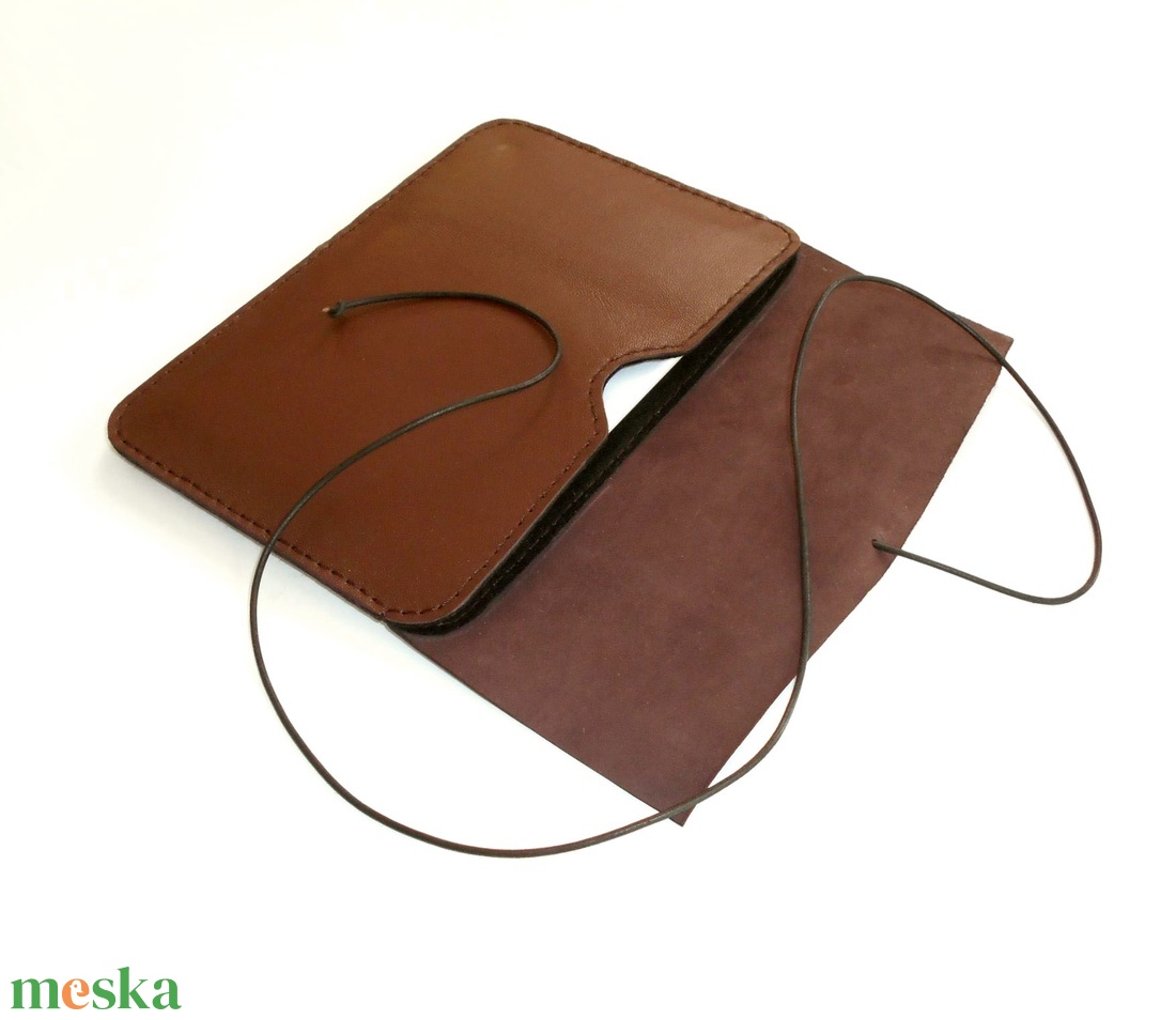 Dickens -  Barna színű valódi bőr Kindle, könyvolvasó tok - 6 méretben - táska & tok - ebook & tablet tok - Meska.hu