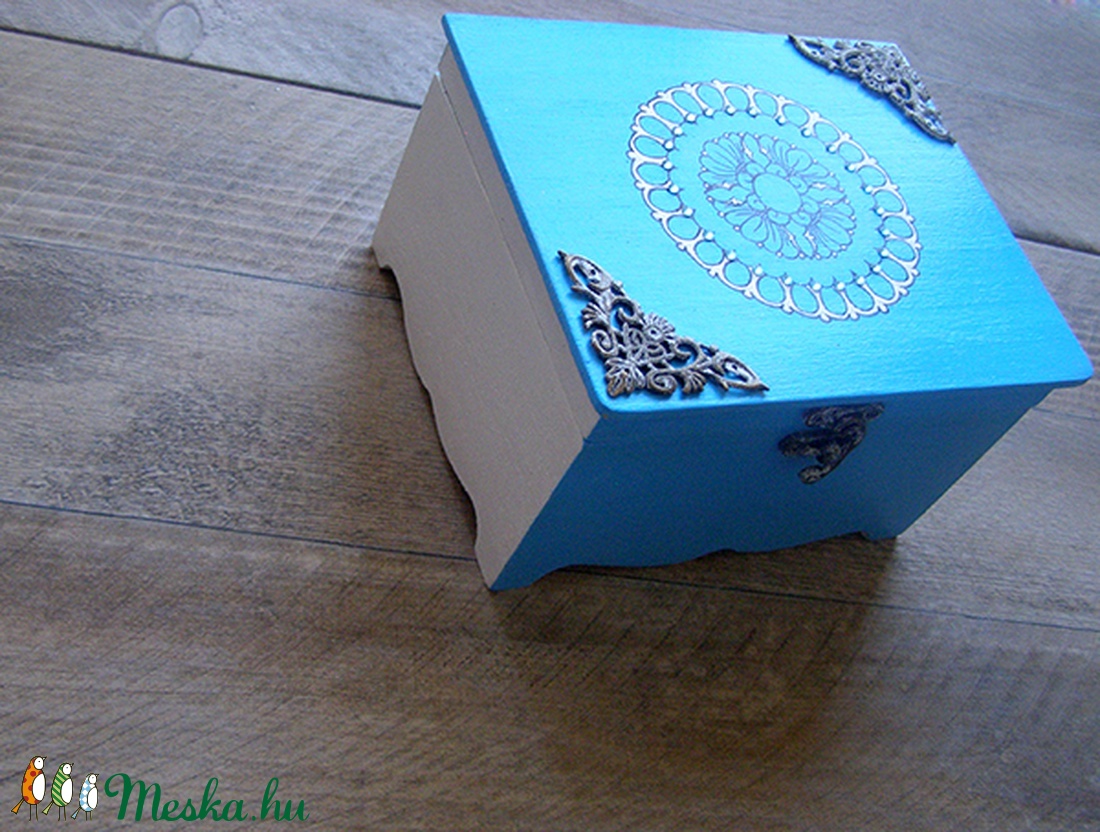 Kék-fehér antikolt dobozka -  - Meska.hu