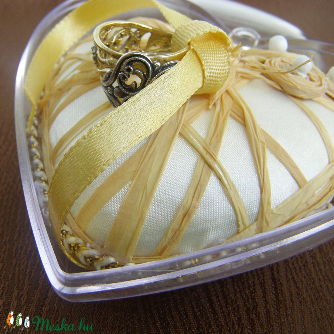 Eljegyzéshez/esküvőre szív alakú gyűrűtartó doboz -  - Meska.hu