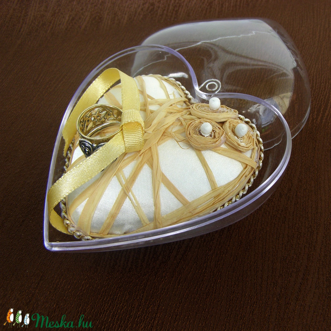 Eljegyzéshez/esküvőre szív alakú gyűrűtartó doboz -  - Meska.hu