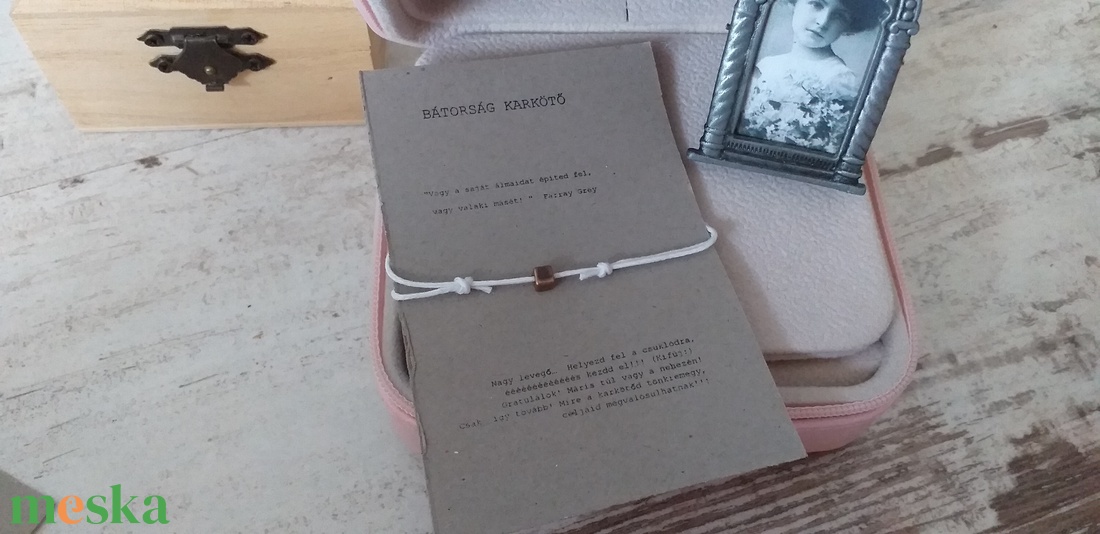 Minimalista kocka karkötő - ékszer - karkötő - gyöngyös karkötő - Meska.hu Minimalista kocka karkötő - ékszer - karkötő - gyöngyös karkötő - Meska.hu
