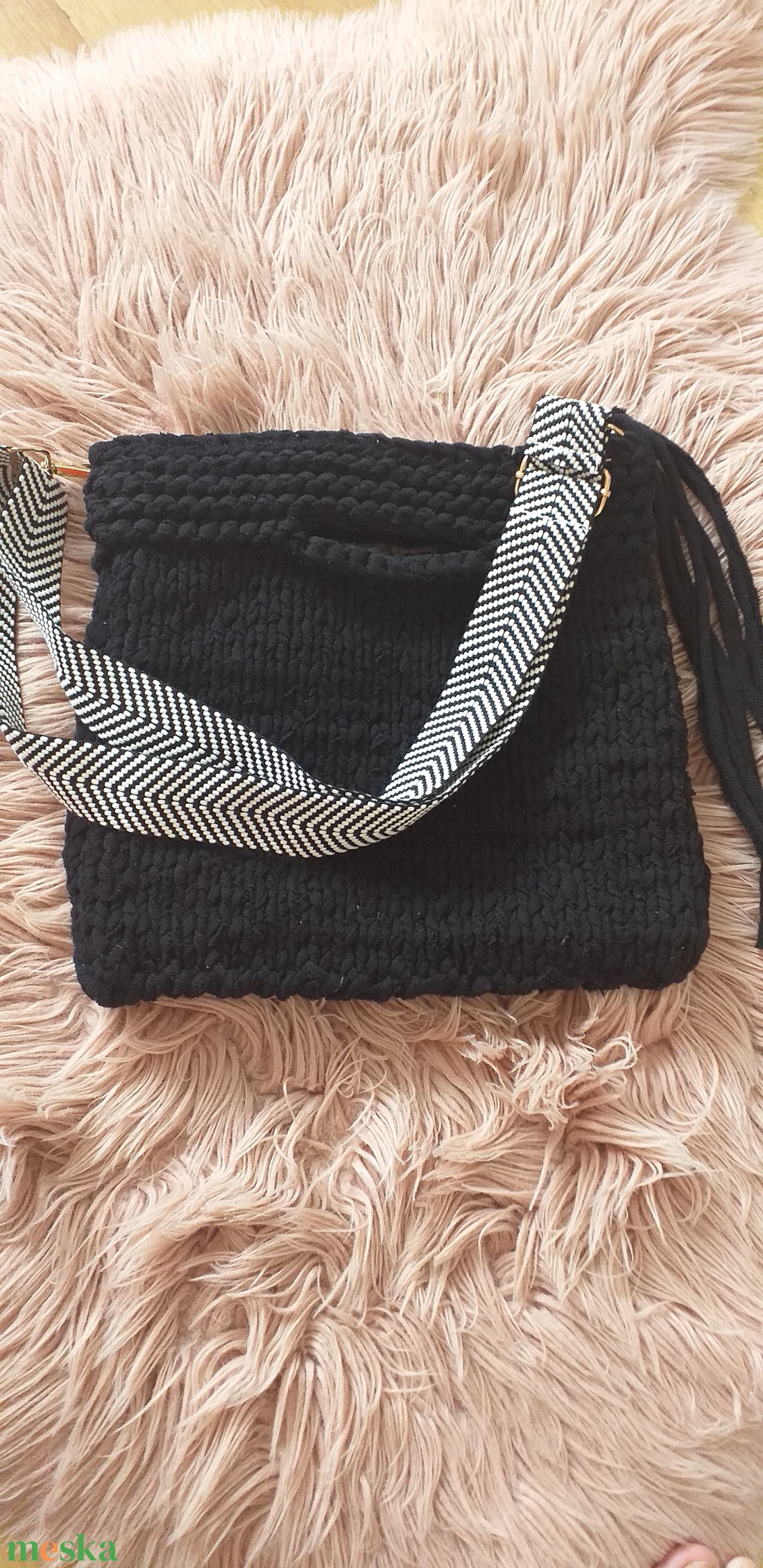 Fekete színű tavaszi kötött kézi táska - táska & tok - bevásárlás & shopper táska - shopper, textiltáska, szatyor - Meska.hu