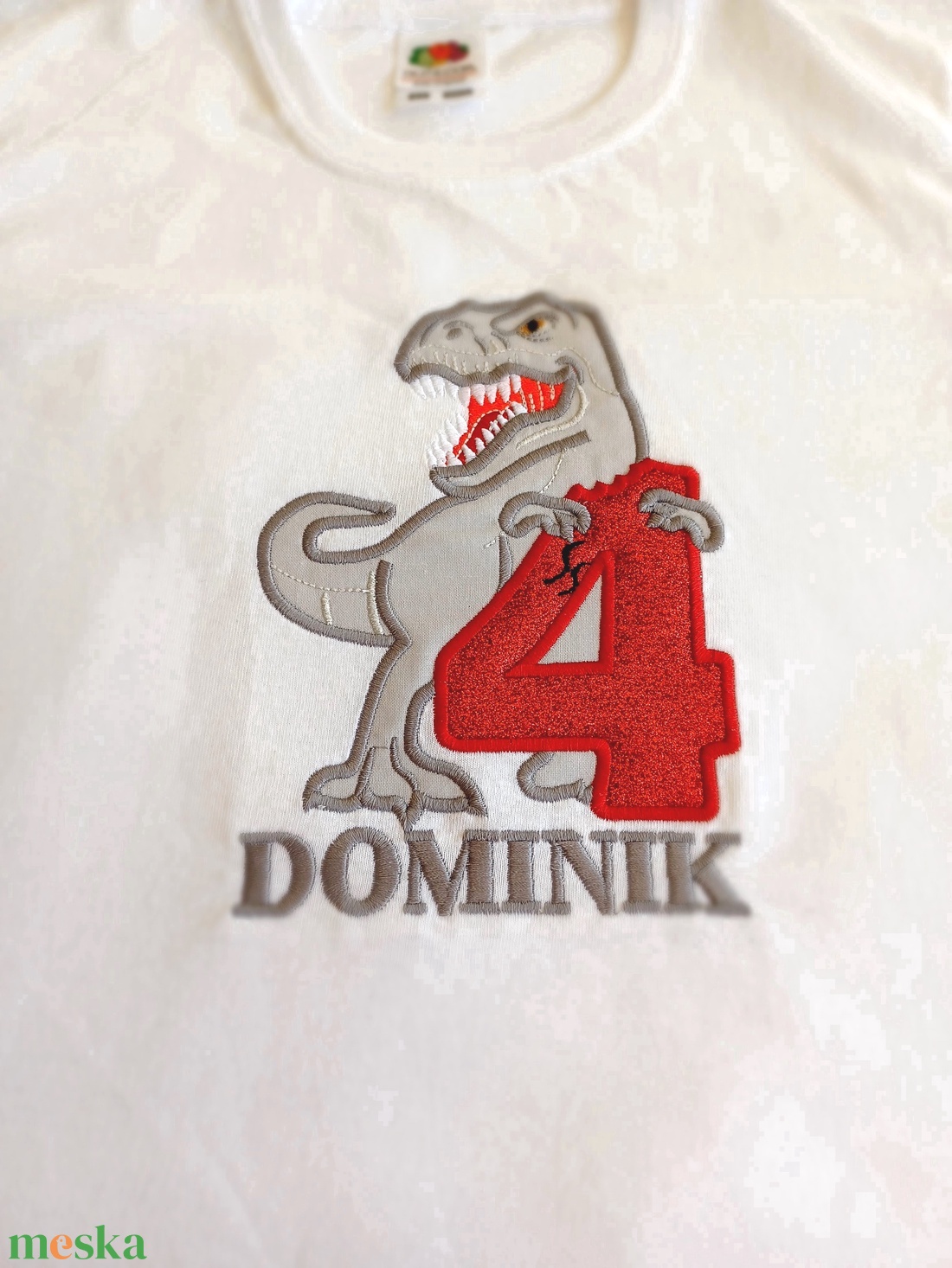 Szülinapos, Dinoszauruszos, névvel és picurka életkorával ellátott, 100% pamut póló - ruha & divat - babaruha & gyerekruha - póló - Meska.hu