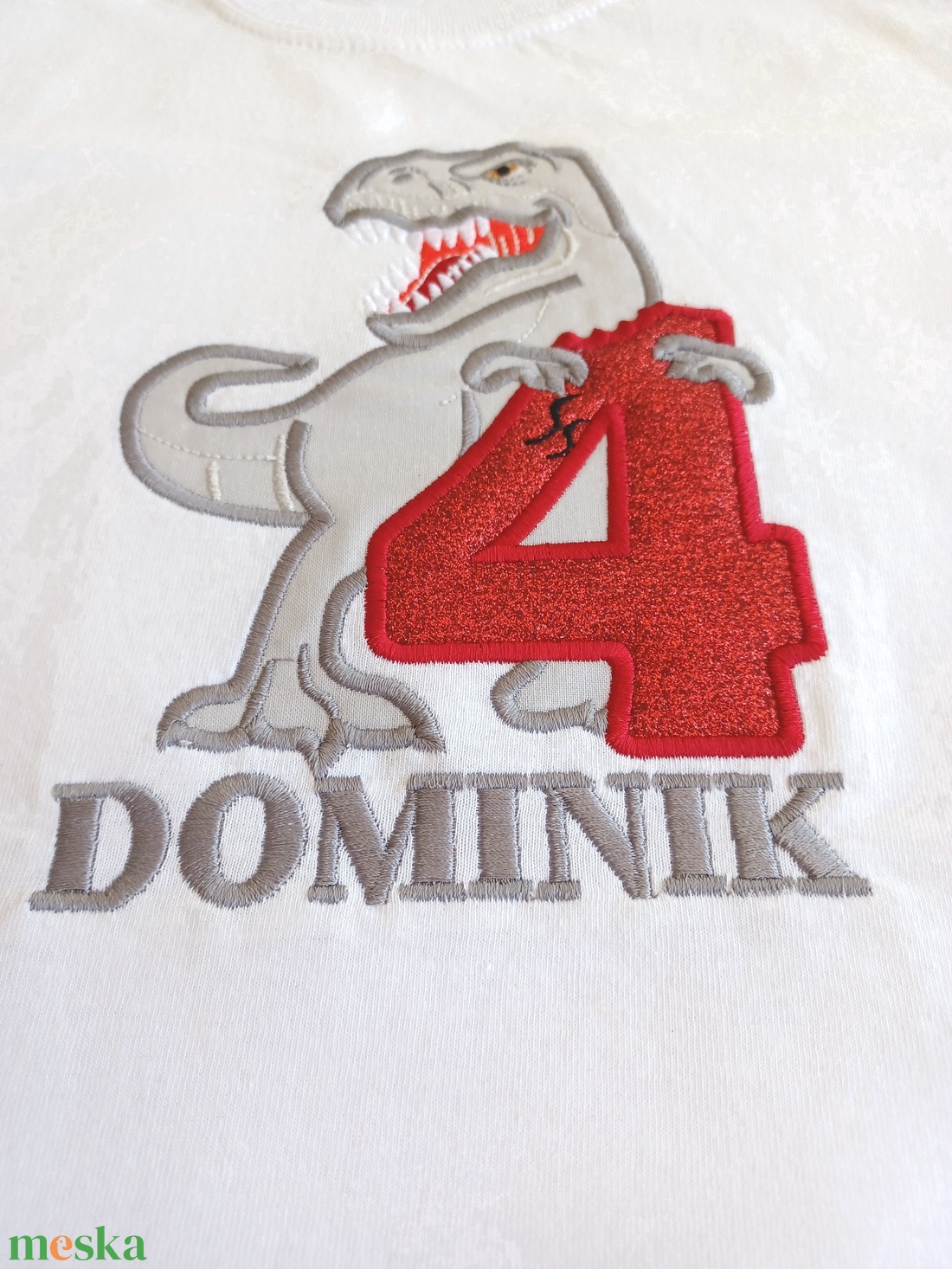 Szülinapos, Dinoszauruszos, névvel és picurka életkorával ellátott, 100% pamut póló - ruha & divat - babaruha & gyerekruha - póló - Meska.hu