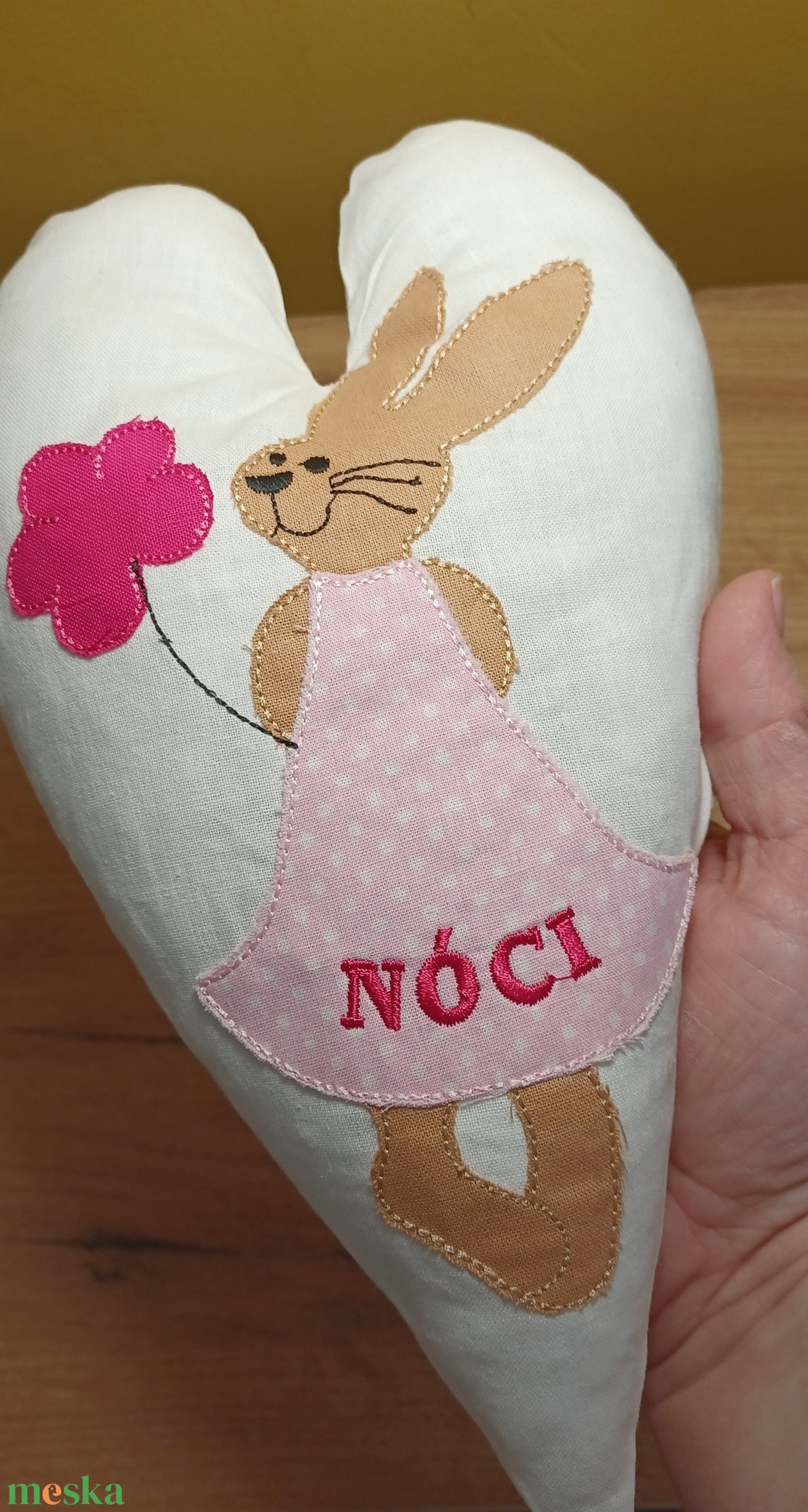Nyuszis, névvel elltott függő szív dekoráció - otthon & életmód - dekoráció - fali és függő dekoráció - függődísz - Meska.hu Nyuszis, névvel elltott függő szív dekoráció - otthon & életmód - dekoráció - fali és függő dekoráció - függődísz - Meska.hu