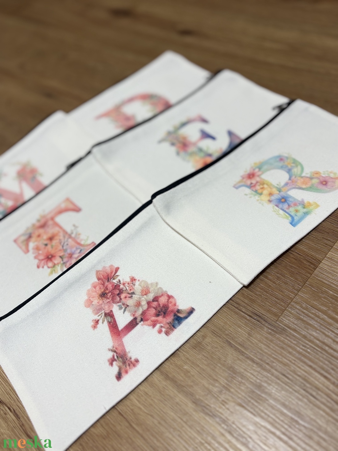 Neszesszer kezdőbetűvel - táska & tok - neszesszer - Meska.hu