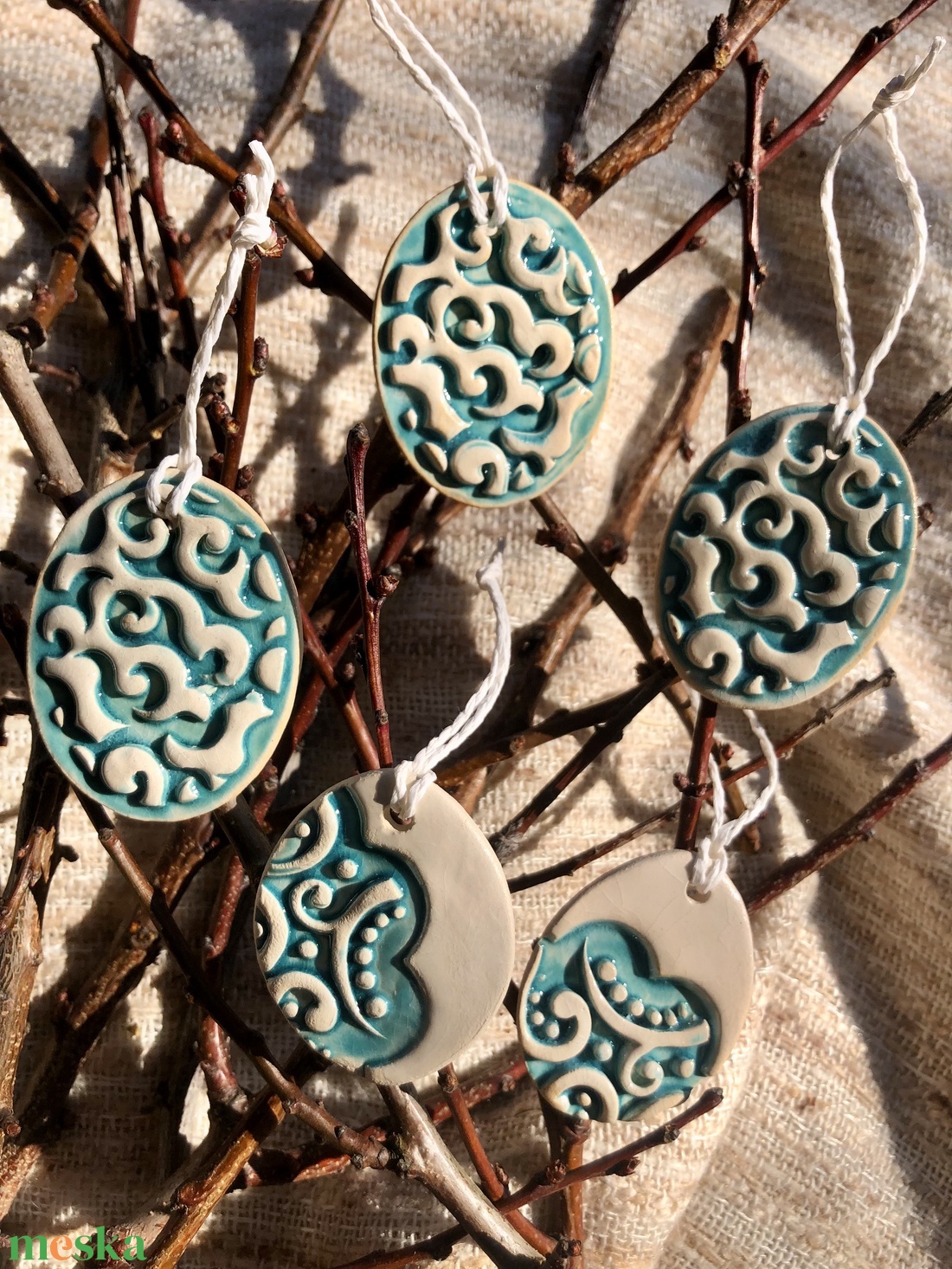 Türkiz kerámia húsvéti függő - otthon & életmód - dekoráció - húsvéti asztaldíszek - Meska.hu