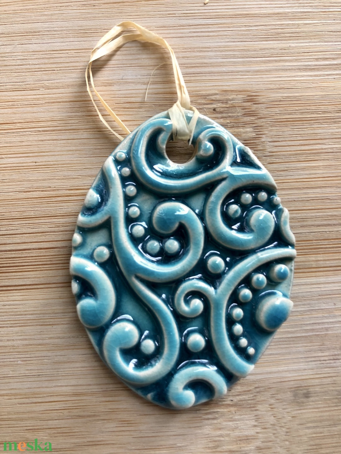 Türkiz tojás függő dísz - ünnepi díszek, dekorációk - húsvéti díszek és dekorációk - húsvéti tojásfadíszek - Meska.hu