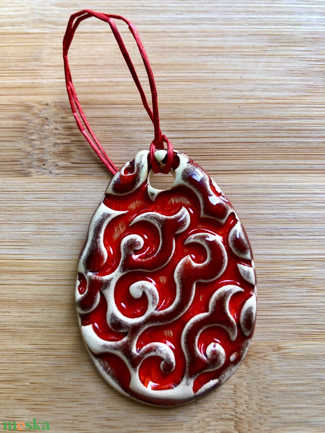 Tűzpiros tojás függő dísz - ünnepi díszek, dekorációk - húsvéti díszek és dekorációk - húsvéti tojásfadíszek - Meska.hu