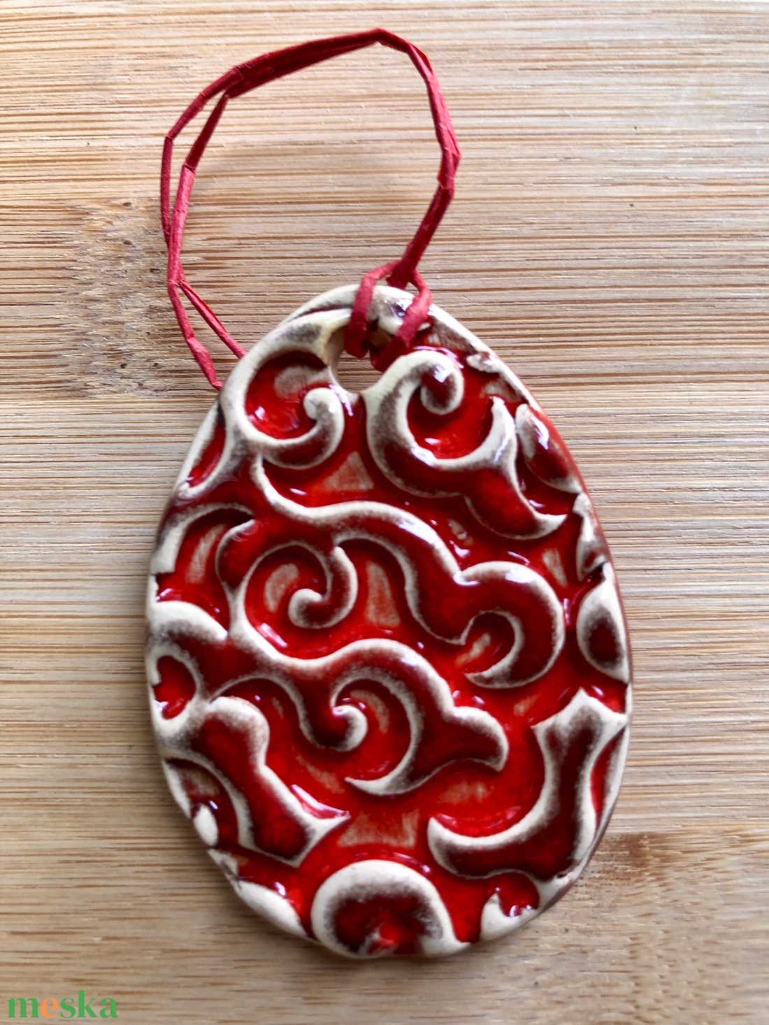 Tűzpiros tojás függő dísz - ünnepi díszek, dekorációk - húsvéti díszek és dekorációk - húsvéti tojásfadíszek - Meska.hu