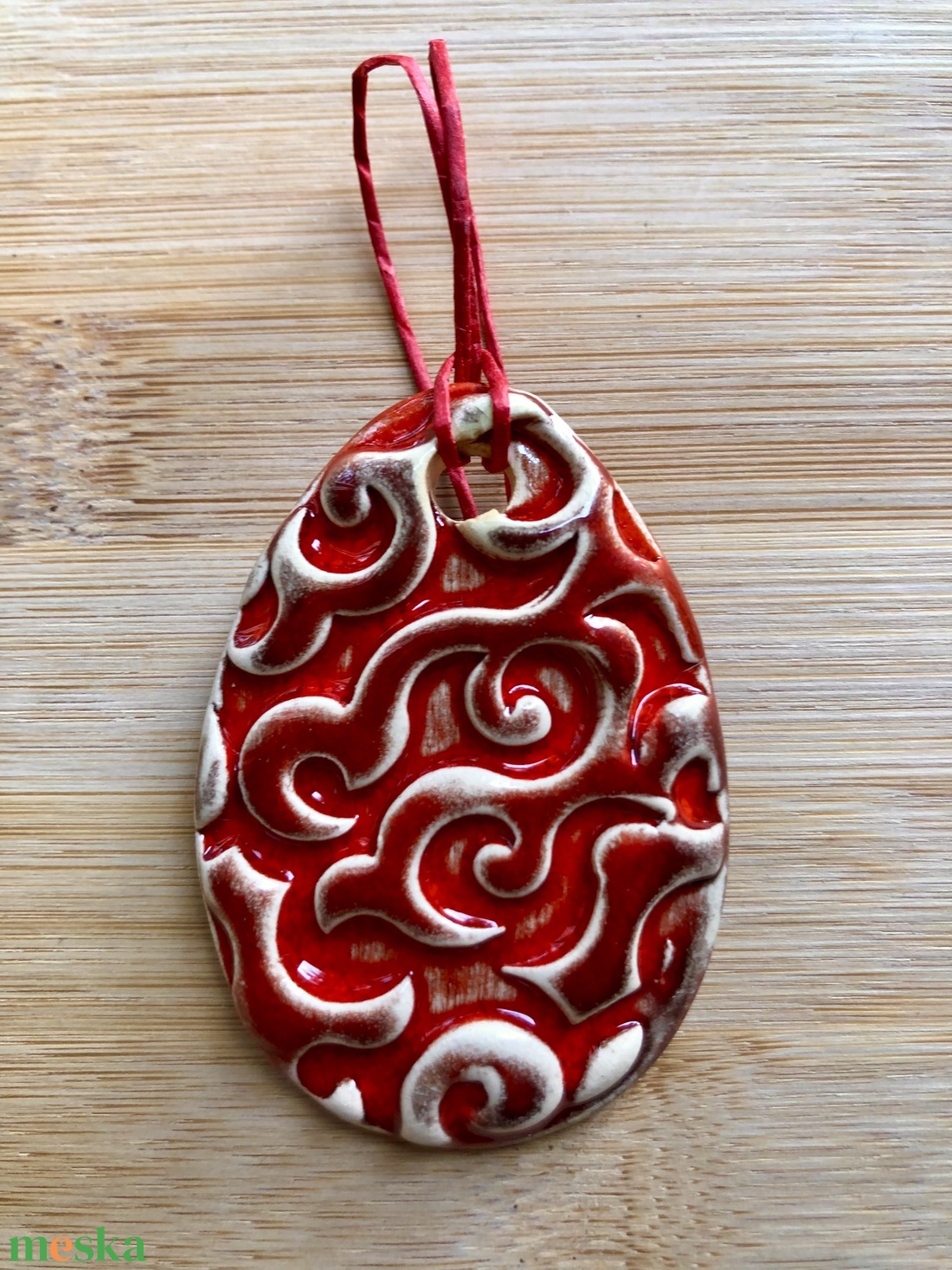 Tűzpiros tojás függő dísz - ünnepi díszek, dekorációk - húsvéti díszek és dekorációk - húsvéti tojásfadíszek - Meska.hu