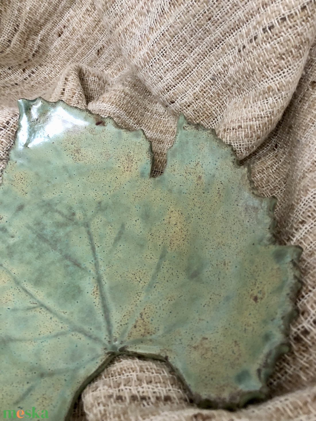 Menta-bronz szőlőlevél tányérka  - esküvő - dekoráció - asztaldísz - Meska.hu
