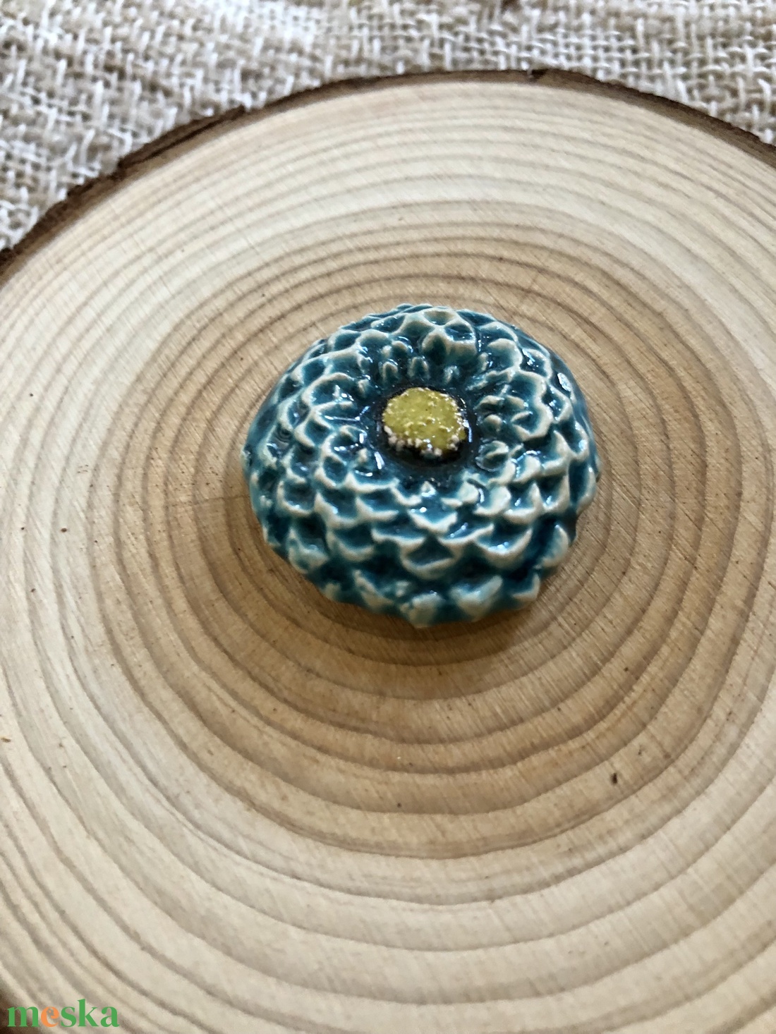 Türkiz dália hűtőmágnes - otthon & életmód - konyhafelszerelés, tálalás - konyhai dekoráció - hűtőmágnes - Meska.hu