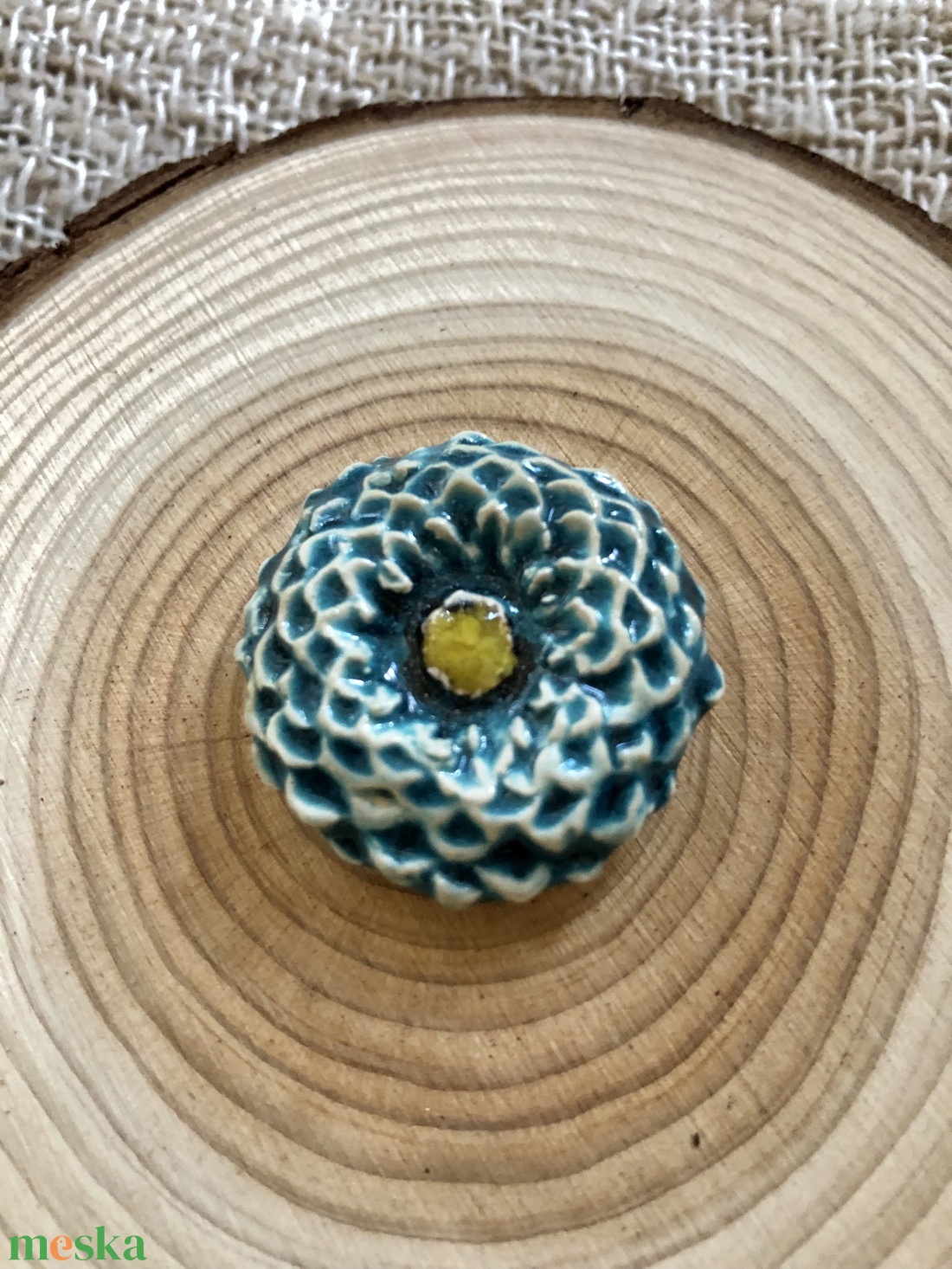 Türkiz dália hűtőmágnes - otthon & életmód - konyhafelszerelés, tálalás - konyhai dekoráció - hűtőmágnes - Meska.hu