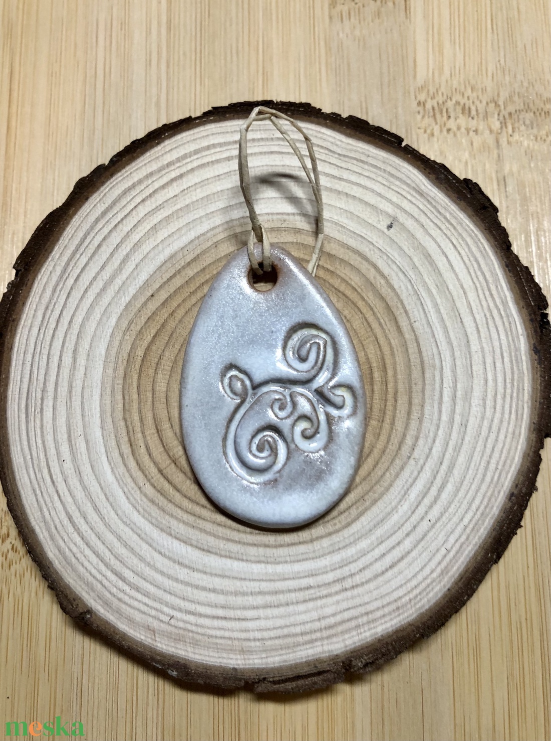 Gyöngyház fehér tojás függő dísz - otthon & életmód - dekoráció - dísztárgy - Meska.hu