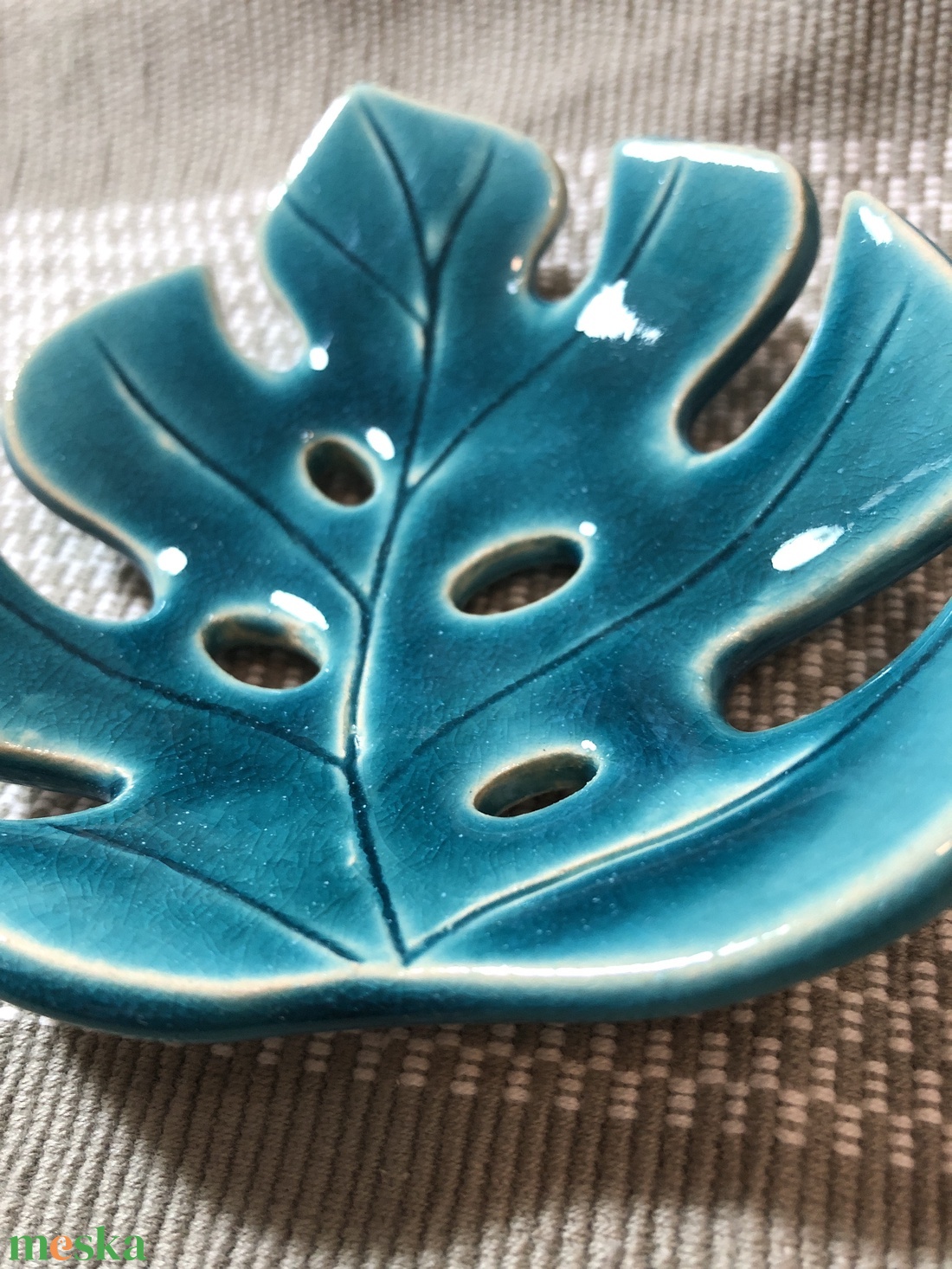 Türkiz pálmalevélszappantartó - otthon & életmód - fürdőszoba - szappantartó - Meska.hu