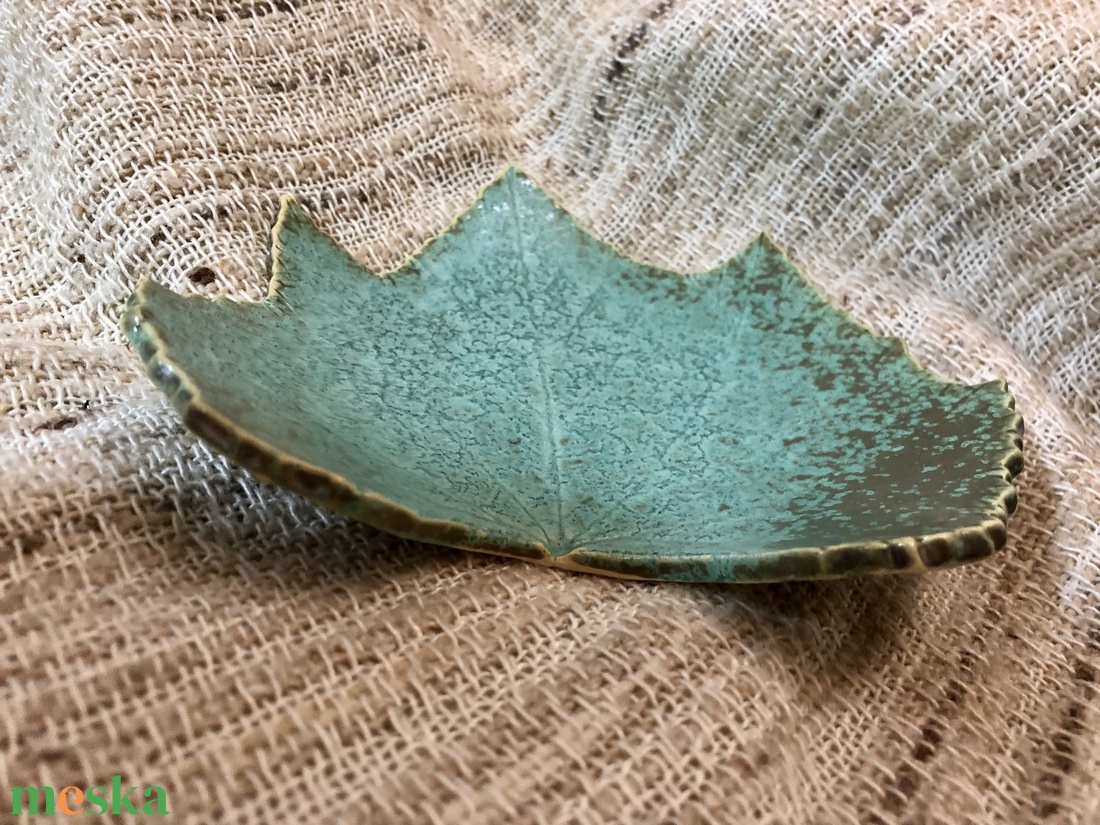 Menta-türkiz szőlőlevél tányérka  - esküvő - dekoráció - asztaldísz - Meska.hu