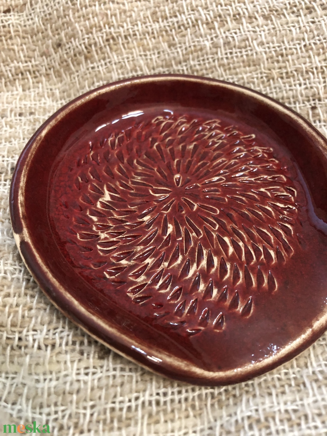 Fokhagyma reszelő / fakanáltartó - piros - otthon & életmód - konyhafelszerelés, tálalás - sütés, főzés - fakanál & fakanáltartó - Meska.hu Fokhagyma reszelő / fakanáltartó - piros - otthon & életmód - konyhafelszerelés, tálalás - sütés, főzés - fakanál & fakanáltartó - Meska.hu