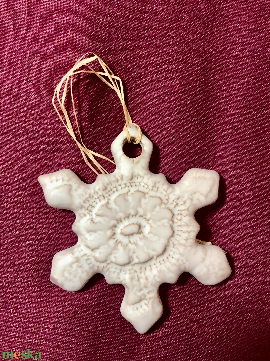 Selyem fehér függődíszek - hópehely - karácsony - karácsonyi lakásdekoráció - karácsonyfadíszek - Meska.hu