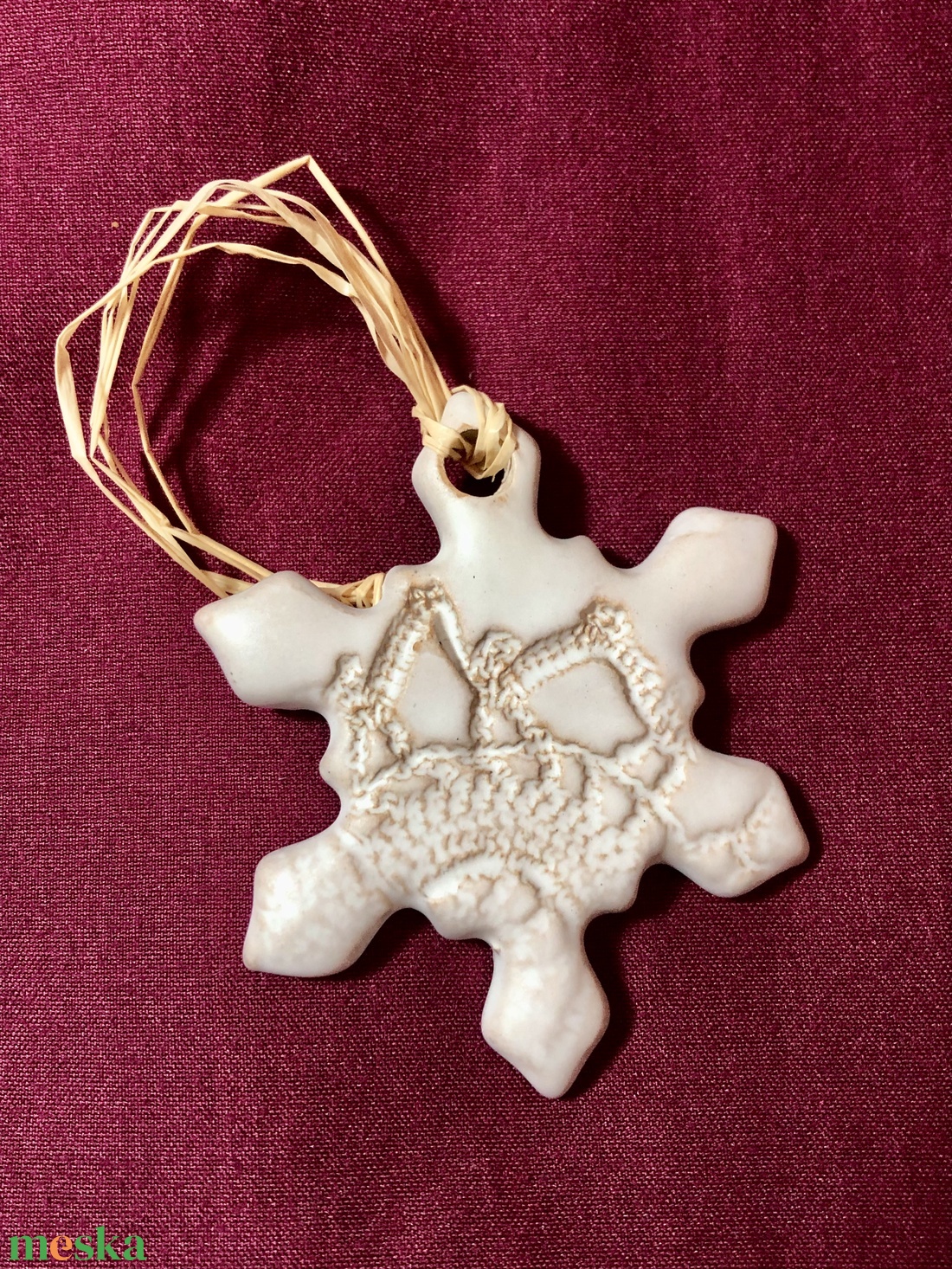 Selyem fehér függődíszek - hópehely - karácsony - karácsonyi lakásdekoráció - karácsonyfadíszek - Meska.hu