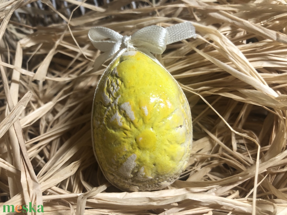 Sárga húsvéti tojás - otthon & életmód - dekoráció - fali és függő dekoráció - függődísz - Meska.hu