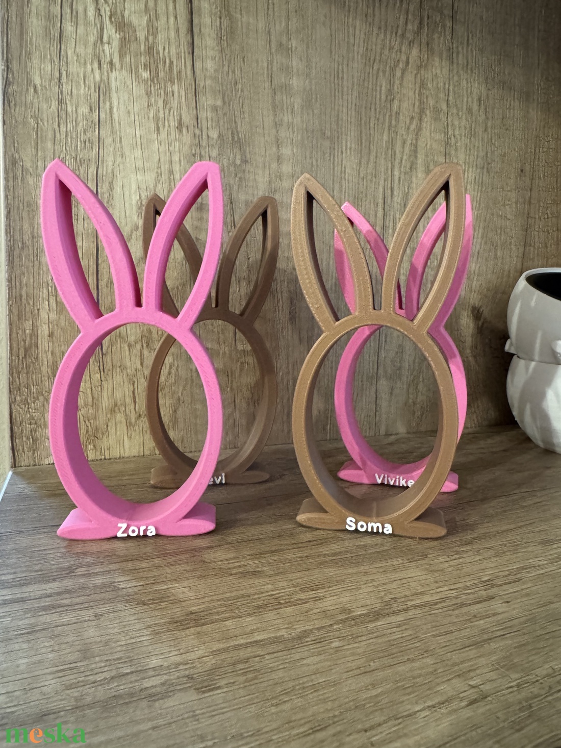 Nyuszis kinder tojás tartó - ünnepi díszek, dekorációk - húsvéti díszek és dekorációk - húsvéti ajándékátadó - Meska.hu