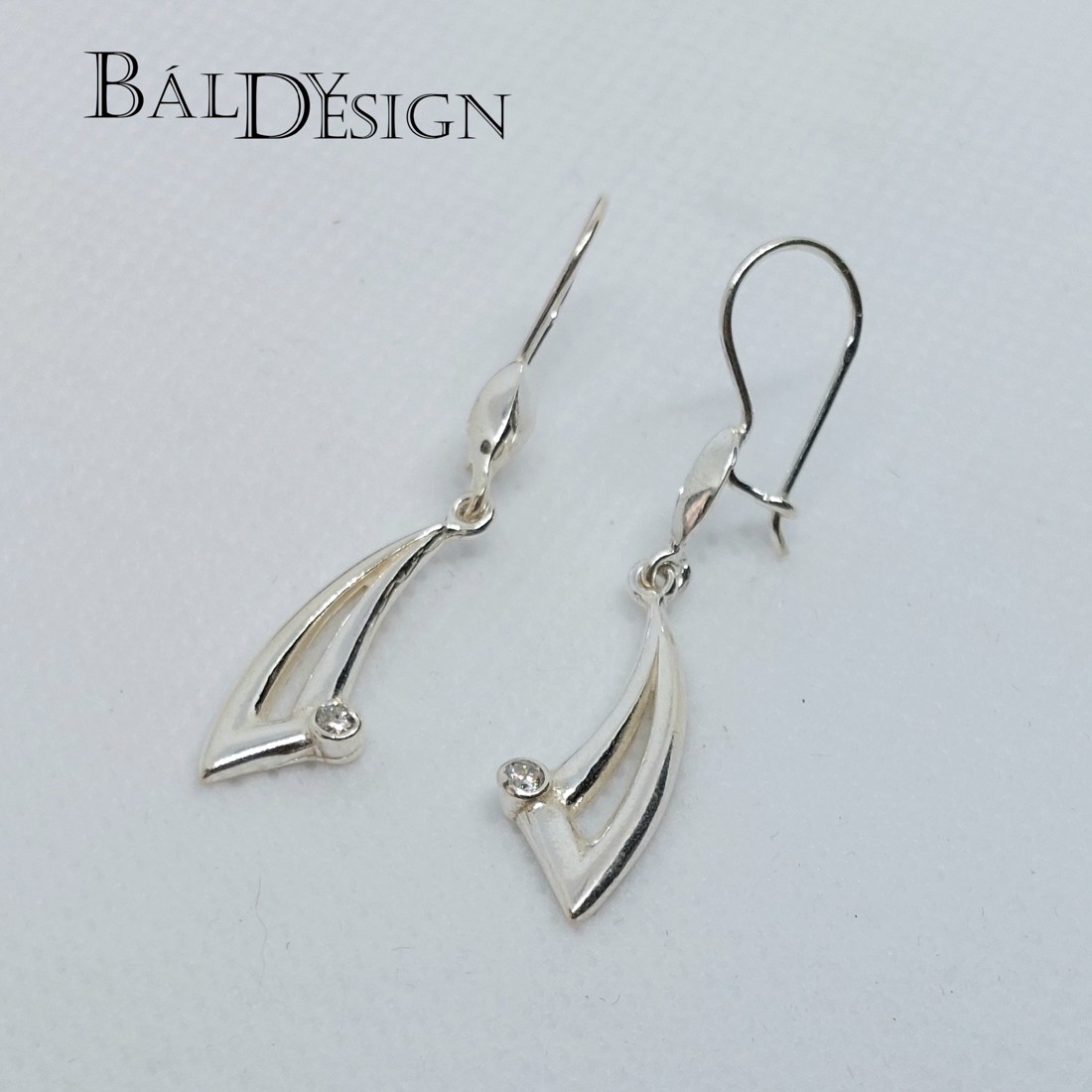 Ezüst köves beakasztós fülbevaló -  - Meska.hu