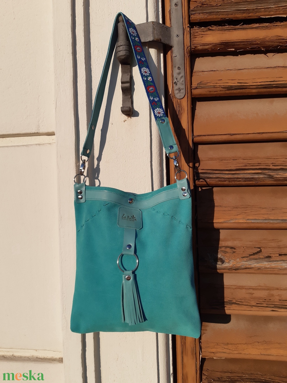Türkiz velúr bőr válltáska plusz mintás vállpánttal Primavera M 001 - táska & tok - kézitáska & válltáska - válltáska - Meska.hu Türkiz velúr bőr válltáska plusz mintás vállpánttal Primavera M 001 - táska & tok - kézitáska & válltáska - válltáska - Meska.hu
