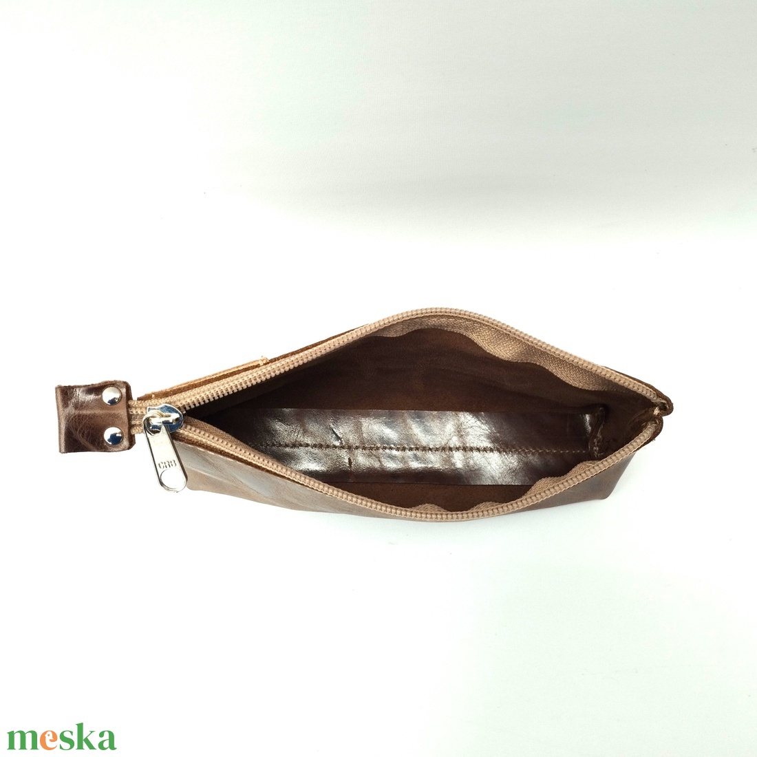 Lilásbarna selyemfényű bőr cipzáros neszesszer Barchetta 039 Max - táska & tok - neszesszer - Meska.hu