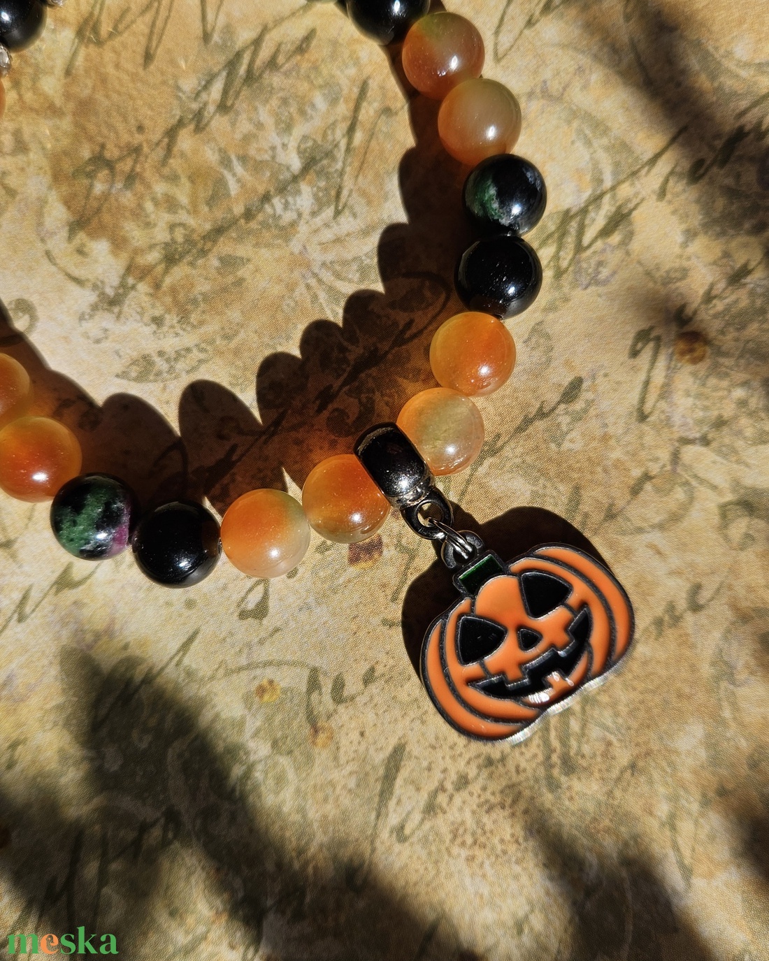 Tök medálos ásvány karkötő - otthon & életmód - dekoráció - halloween - halloweeni ékszerek - Meska.hu