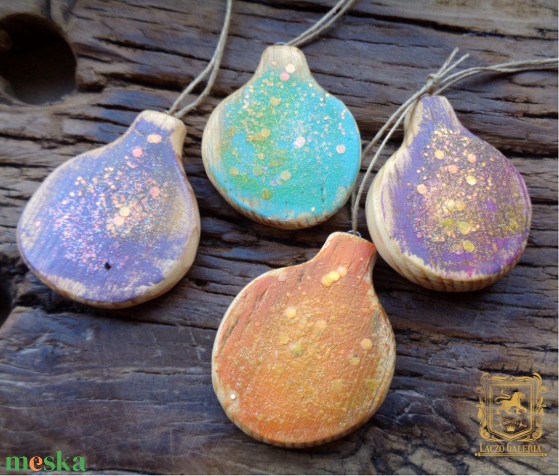 Csillogó Gömbök - Rusztikus Fa - Falra akasztható - Ajándék ötlet - Karácsony, Karácsonyfa dísz - otthon & életmód - dekoráció - fali és függő dekoráció - függődísz - Meska.hu