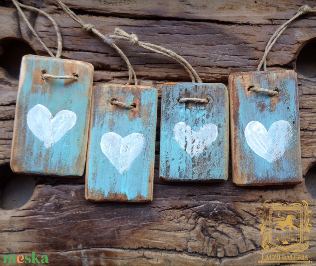 Szív küldi - Rusztikus Festett Fatábla - Falra akasztható - Ajándék ötlet - Szív, Ajándékkísérő, Valentin nap, Karácsony - otthon & életmód - dekoráció - fali és függő dekoráció - függődísz - Meska.hu