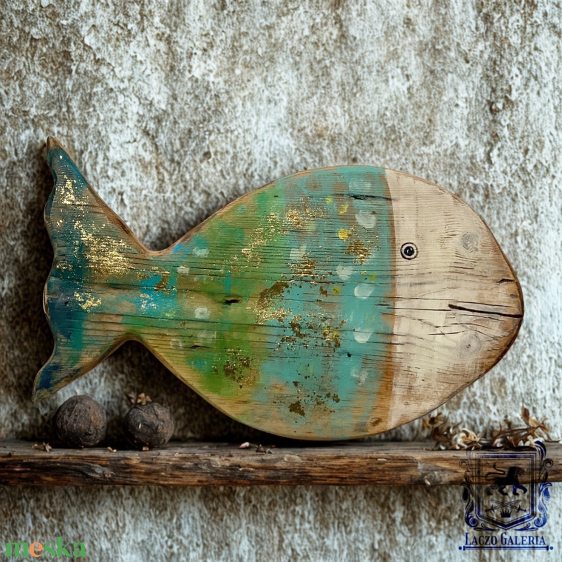 Nagy aranyozott halacska - Rusztikus Fatábla, Ajándék ötlet, Gyerekszoba, Egyedi Falidísz, Hal, Karácsony - otthon & életmód - dekoráció - fali és függő dekoráció - falra akasztható dekor - Meska.hu