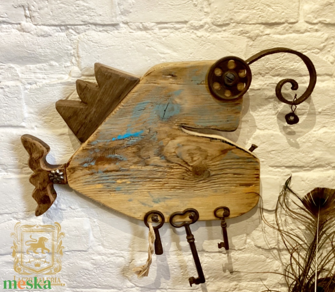 Portáshal a Mariana-árokból - Rusztikus falidísz-Kulcstartó- Egyedi ajándék - Hal - otthon & életmód - dekoráció - fali és függő dekoráció - fali kulcstartó - Meska.hu