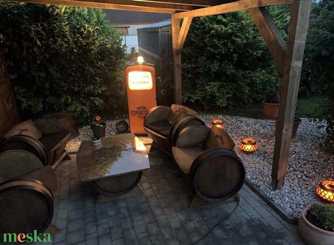 Jack Daniels vagy Harley Davidson 4 személyes ülőgarnitúra - otthon & életmód - bútor - pad - Meska.hu Jack Daniels vagy Harley Davidson 4 személyes ülőgarnitúra - otthon & életmód - bútor - pad - Meska.hu