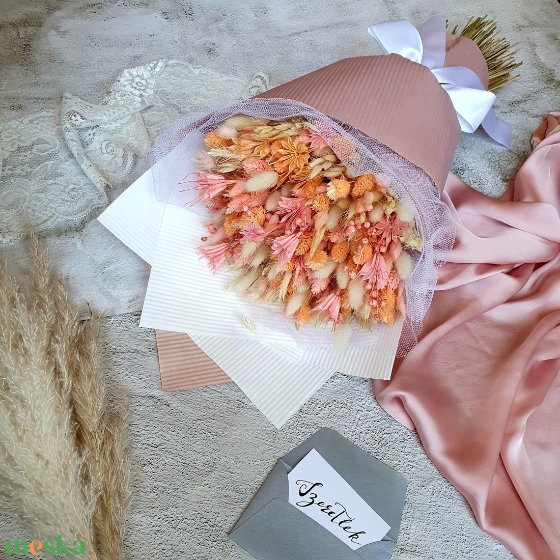 Bubblegum szárazvirág csokor esküvőre, menyasszonyi csokornak, anyák napjára, születésnapra - otthon & életmód - dekoráció - virágdísz és tartó - csokor & virágdísz - Meska.hu Bubblegum szárazvirág csokor esküvőre, menyasszonyi csokornak, anyák napjára, születésnapra - otthon & életmód - dekoráció - virágdísz és tartó - csokor & virágdísz - Meska.hu
