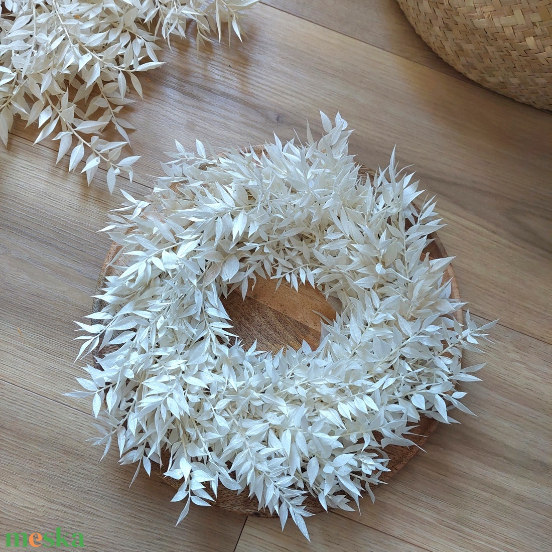 Szárított fehér ruscus koszorú, kopogtató, ajtódísz - otthon & életmód - dekoráció - ajtó- és ablak dekoráció - ajtódísz & kopogtató - Meska.hu