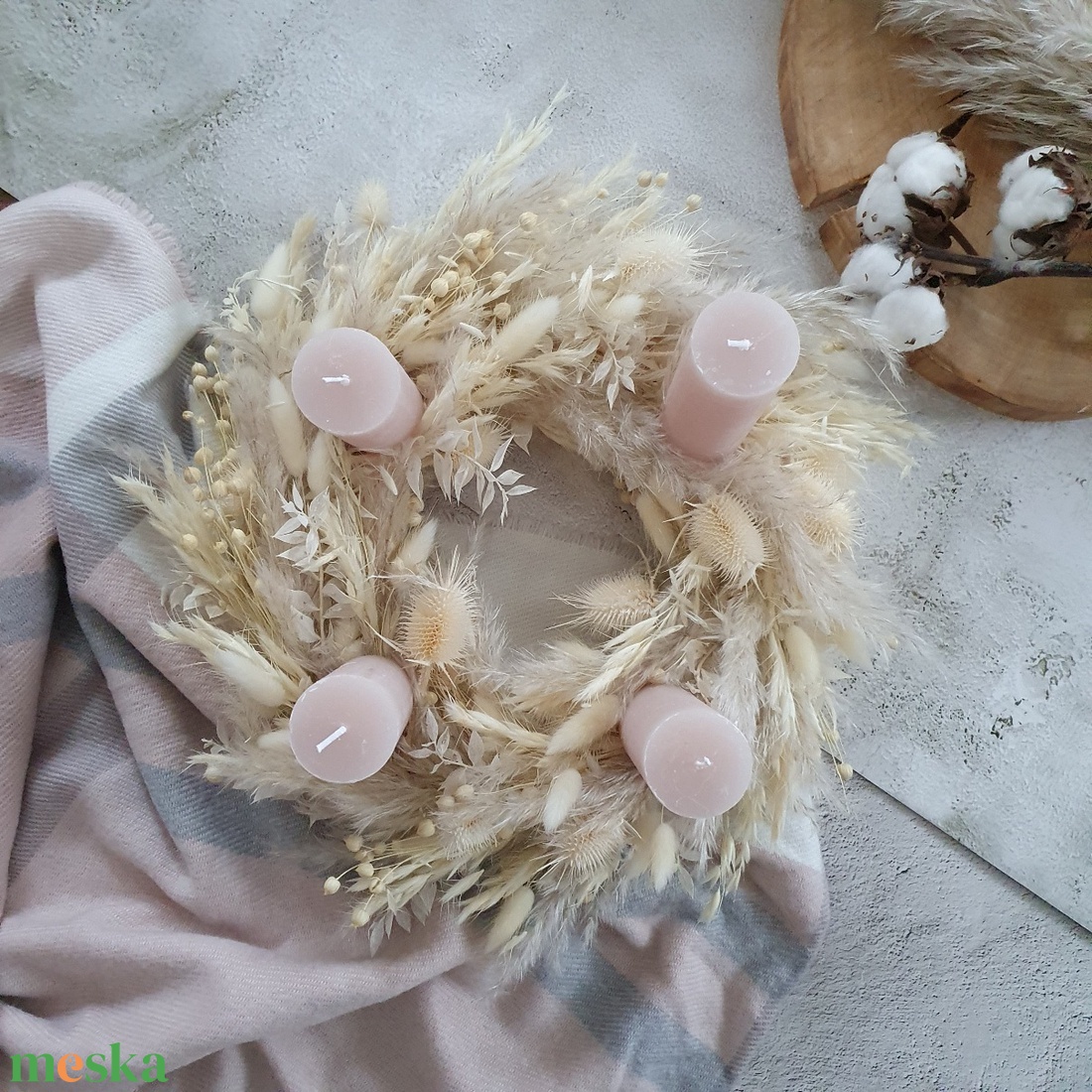 Pampafű adventi koszorú szárazvirágokkal, termésekkel kiegészítve - karácsony - adventi díszek - adventi koszorú - Meska.hu