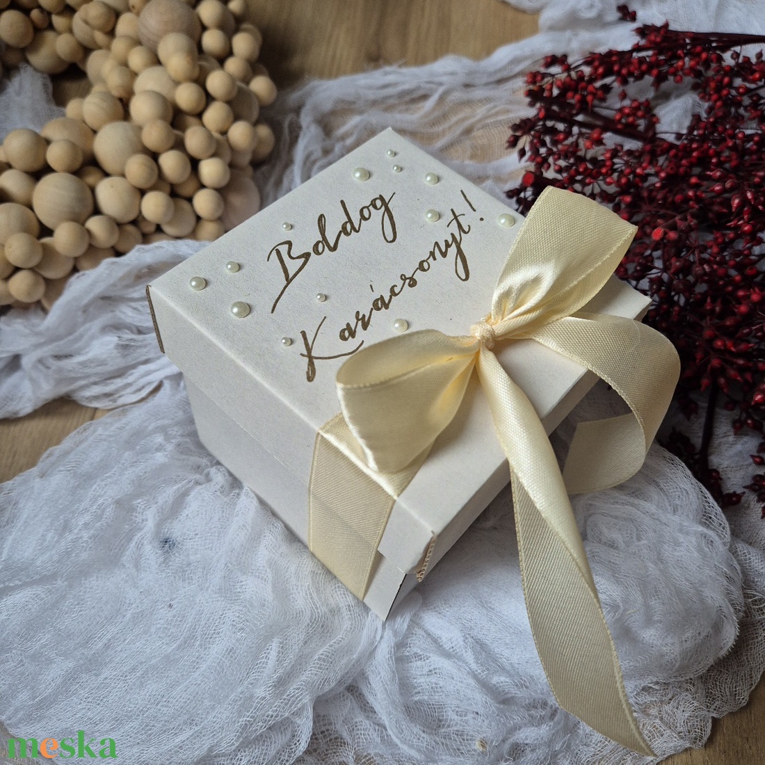 Egyedi feliratú karácsonyfa gömb karácsonyra, esküvőre, felkérőnek, céges ajándékként, bármilyen színvilágban - karácsony - karácsonyi lakásdekoráció - karácsonyfadíszek - Meska.hu