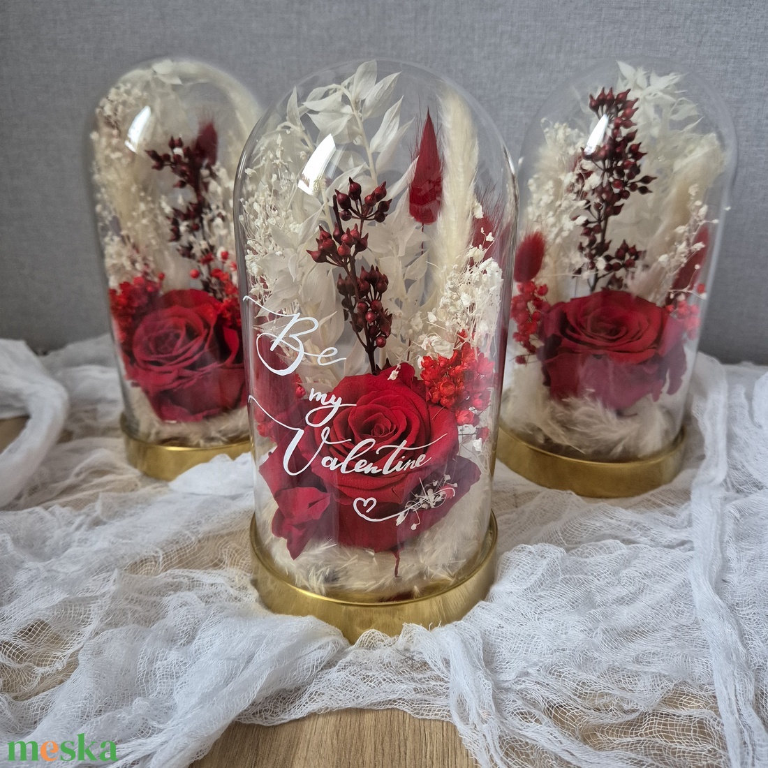 Valentin napi üvegbúra, nőknek, örökrózsával, szárított virágokkal - otthon & életmód - dekoráció - asztal és polc dekoráció - díszdoboz - Meska.hu
