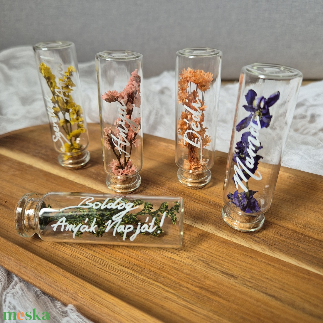 Szárazvirág üvegfiolák, üvegbúra, Anyák napjára, köszönőajándéknak - otthon & életmód - virágdekoráció - virágok - virágbox - Meska.hu