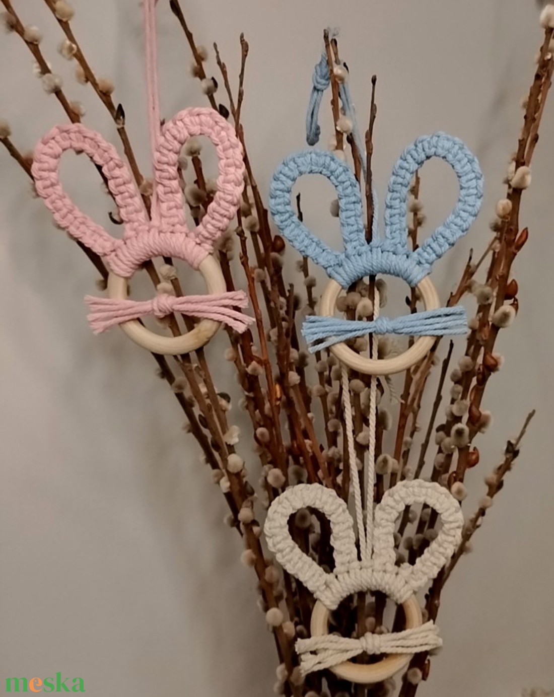 Makramé nyuszifül - ünnepi díszek, dekorációk - húsvéti díszek és dekorációk - húsvéti tojásfadíszek - Meska.hu