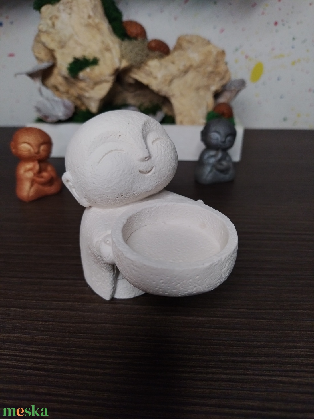 Jesmonite szerzetes mécsestartó - kézzel öntött, környezetbarát lakásdekor - otthon & életmód - gyertya, illat, aroma - mécses és mécsestartó - Meska.hu