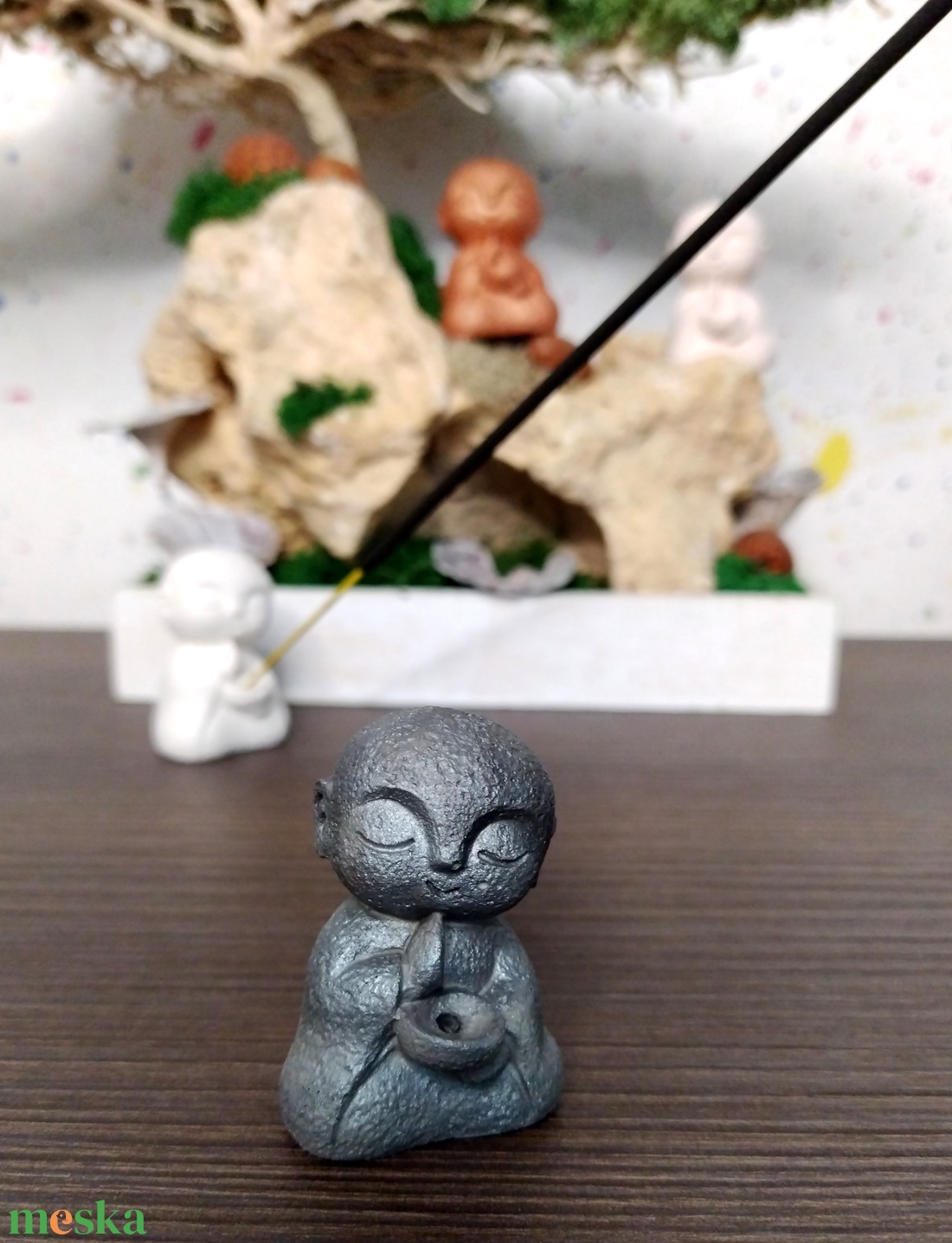 Jesmonite szerzetes füstölőtartó - kézzel öntött, környezetbarát lakásdekor - otthon & életmód - dekoráció - spiritualitás - füstölő és füstölőtartó - Meska.hu