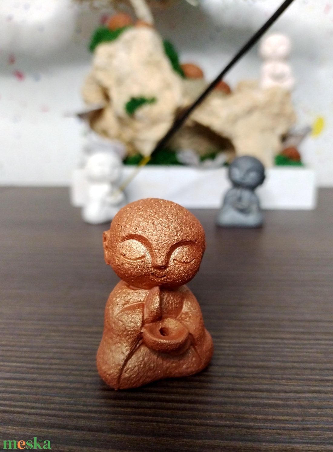 Jesmonite szerzetes füstölőtartó - kézzel öntött, környezetbarát lakásdekor - otthon & életmód - dekoráció - spiritualitás - füstölő és füstölőtartó - Meska.hu
