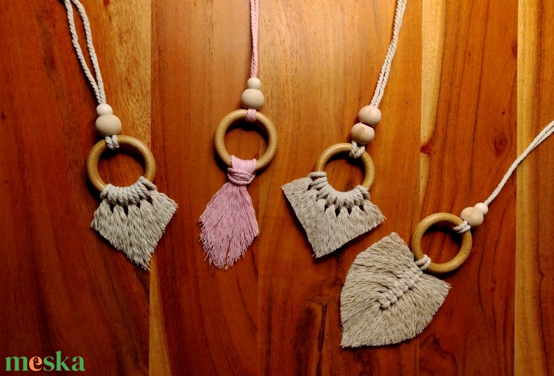 Makramé autós illatosító - kézzel kötött dekor - otthon & életmód - autó - autós illatosító - Meska.hu